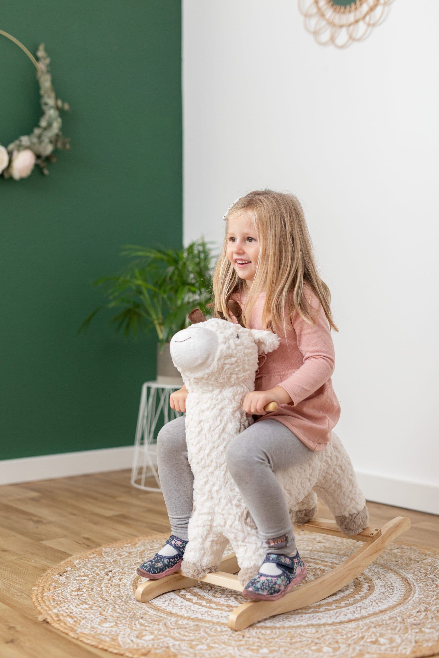 FREE ON Κουνιστό Μουσικό Παιχνίδι Καμηλοπάρδαλη (18+ μηνών)