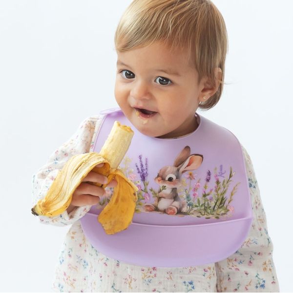 KIOKIDS Βρεφική Σαλιάρα Σιλικόνης Με Τσέπη Lavender Bunny (4+ μηνών)