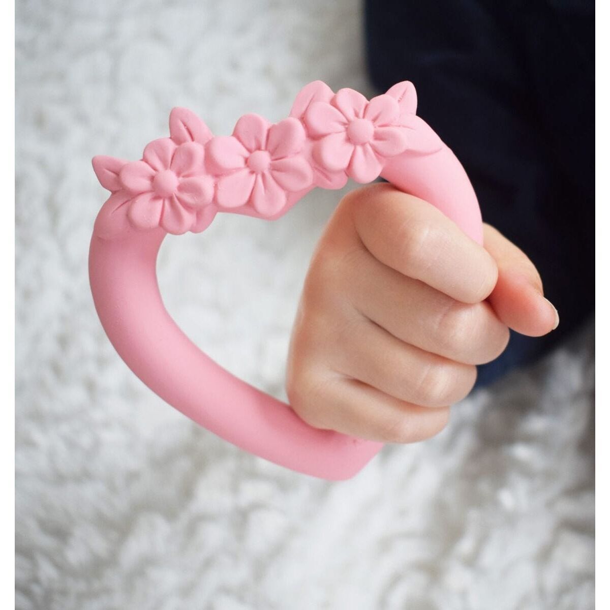 LITTLE LOVELY COMPANY Μασητικός Δαχτύλιος Οδοντοφυΐας Latex Sweet Heart (0+ μηνών)