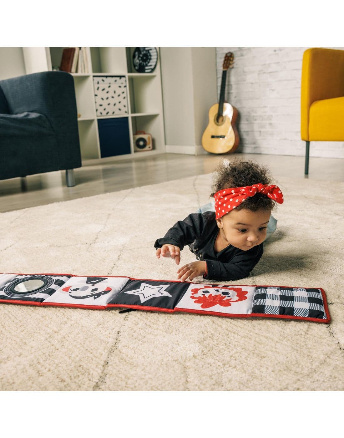 TINY LOVE Ασπρόμαυρο Βιβλίο Δραστηριοτήτων Για Μωρά Διπλής Όψης Rock n Roll (0+ μηνών)